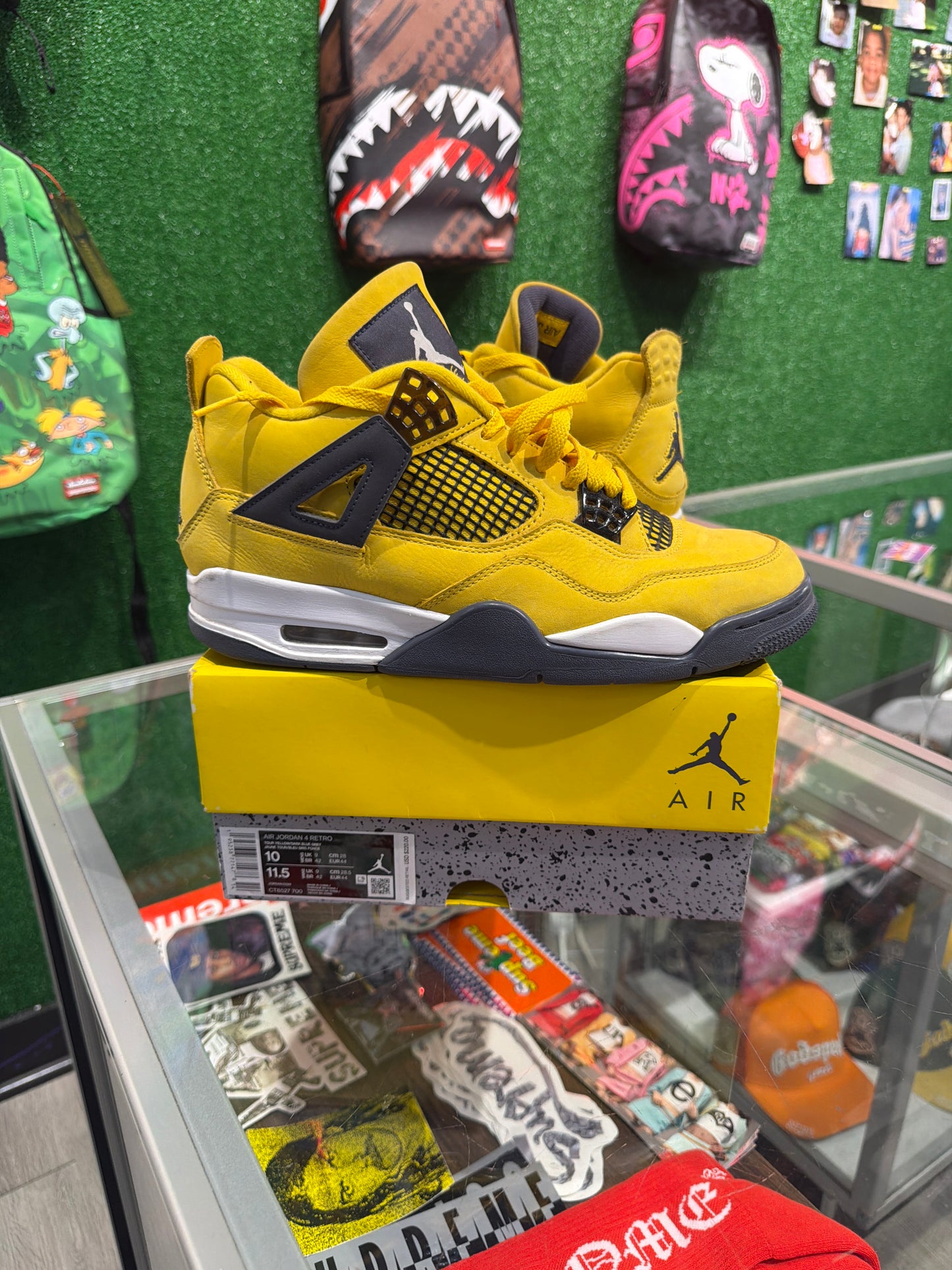 Air Jordan 4 Lightning (USED)