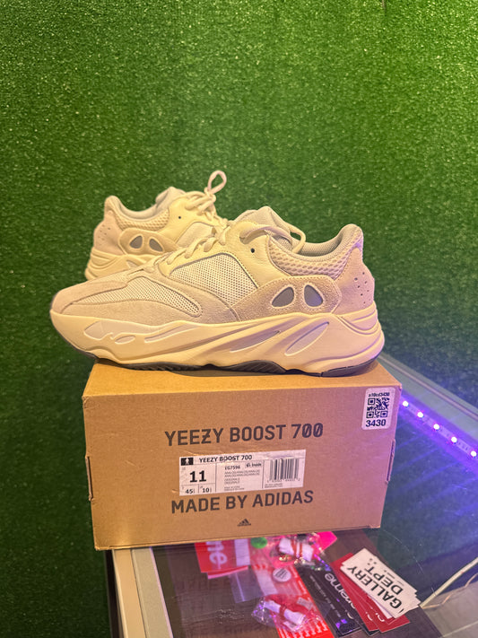 Yeezy 700 Analog (USED)