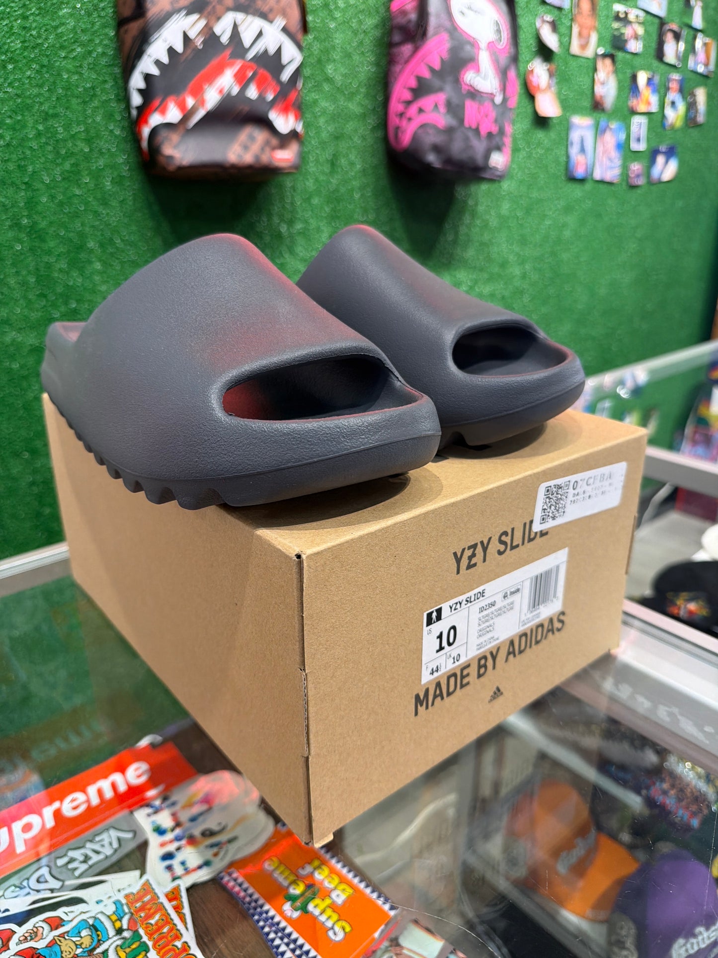 Yeezy Slide Slate Grey (USED)