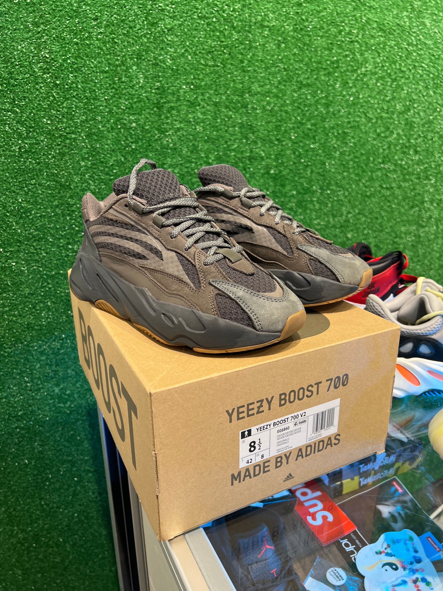 Yeezy 700 V2 Geode (USED)