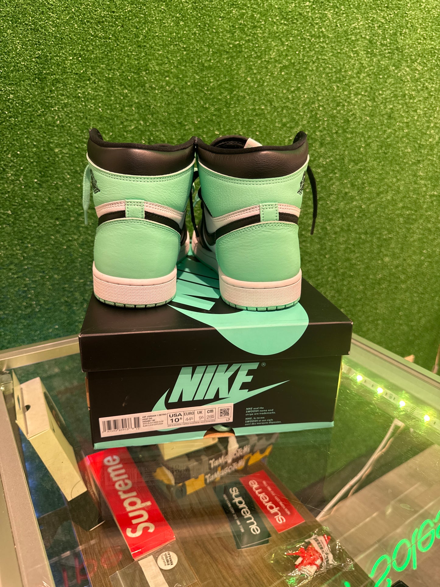 Air Jordan 1 green glow (USED)