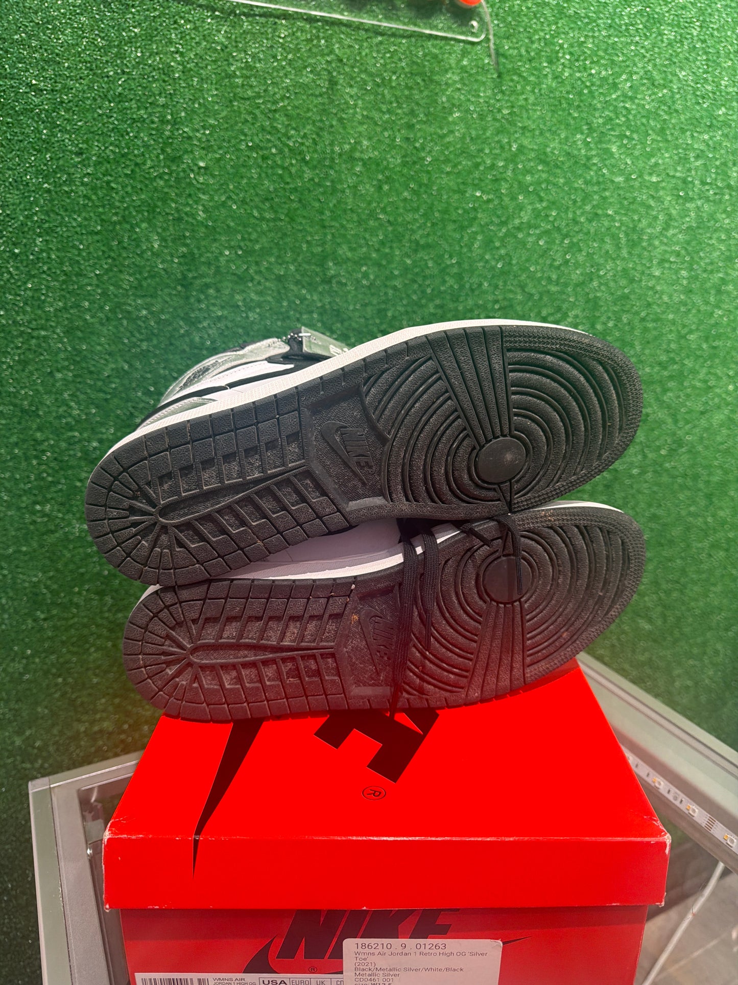 Air Jordan 1 Silver Toe (USED)