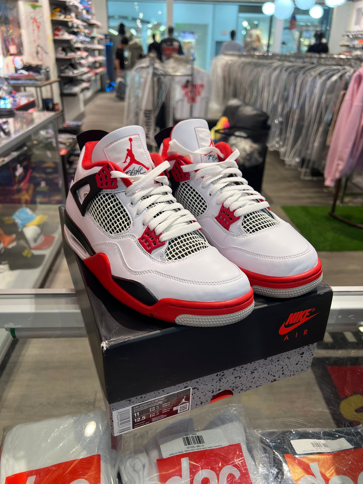 Air Jordan 4 Fire Red (USED)