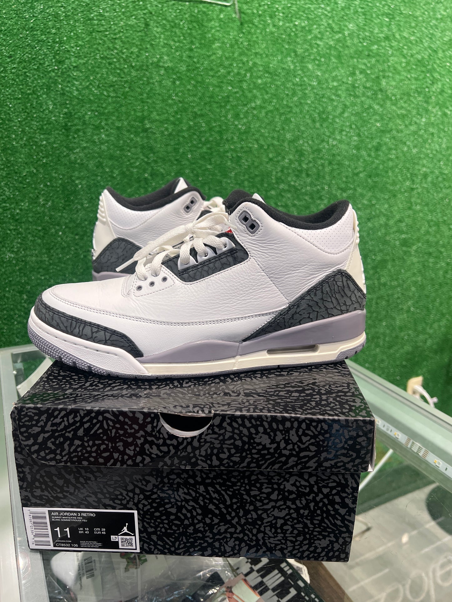 Air Jordan 3 cement grey (USED)