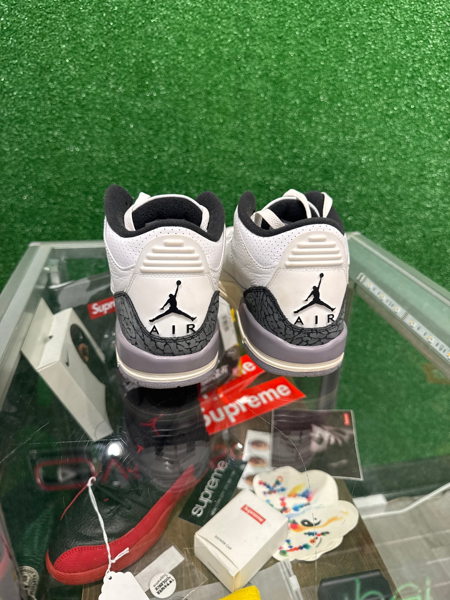 Air Jordan 3 cement grey (USED)