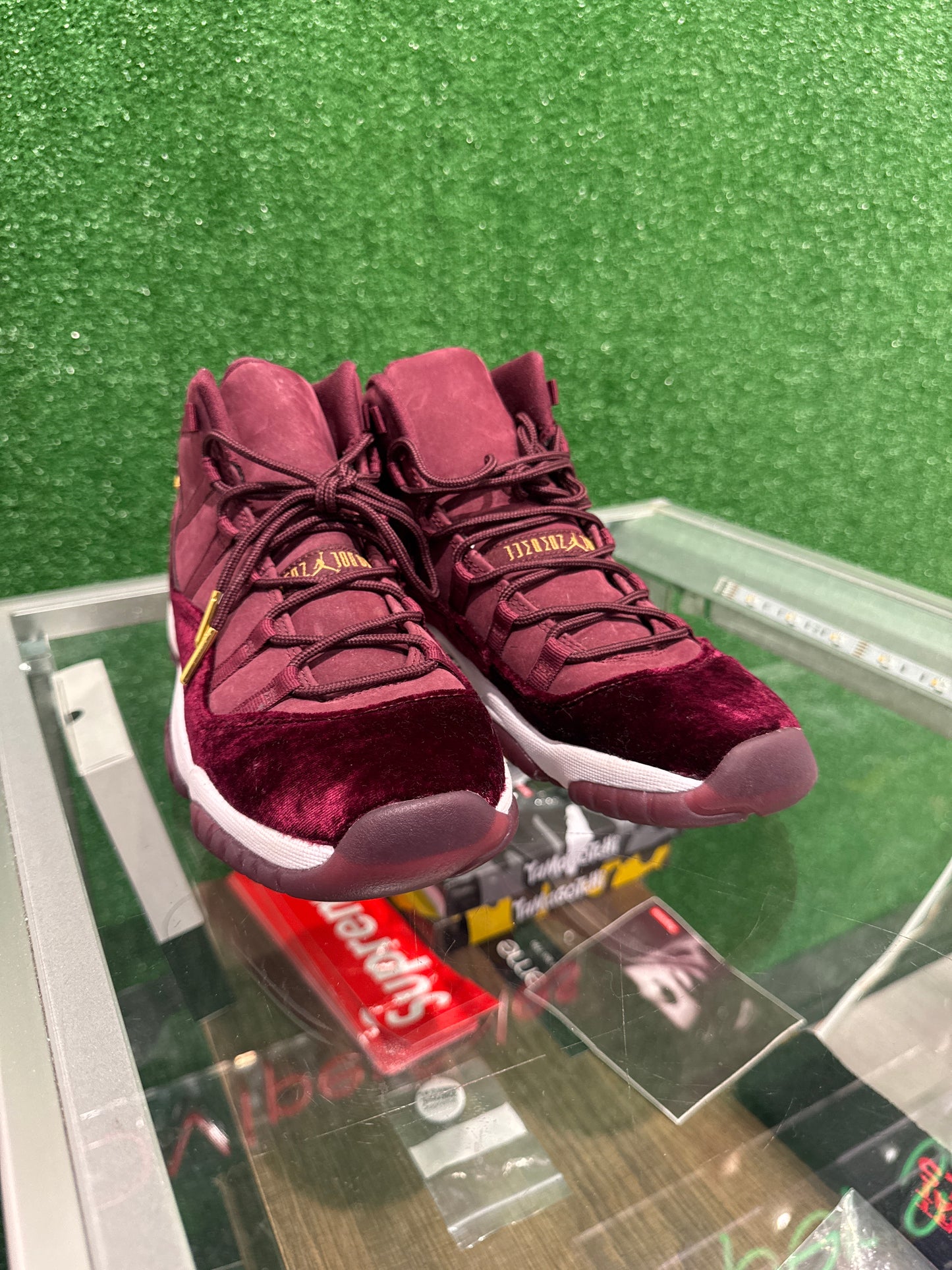 Air Jordan 11 night maroon (GS) (USED)