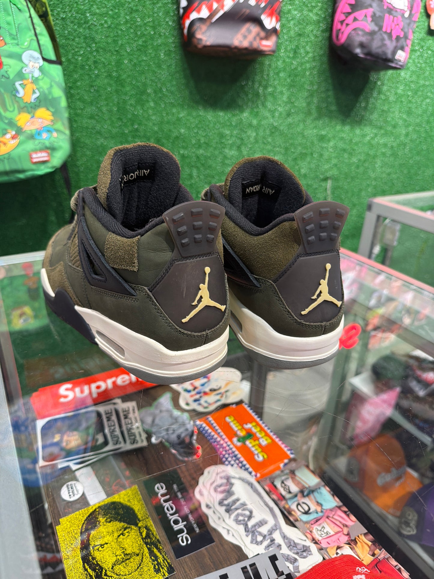 Air Jordan 4  Craft olive (USED)