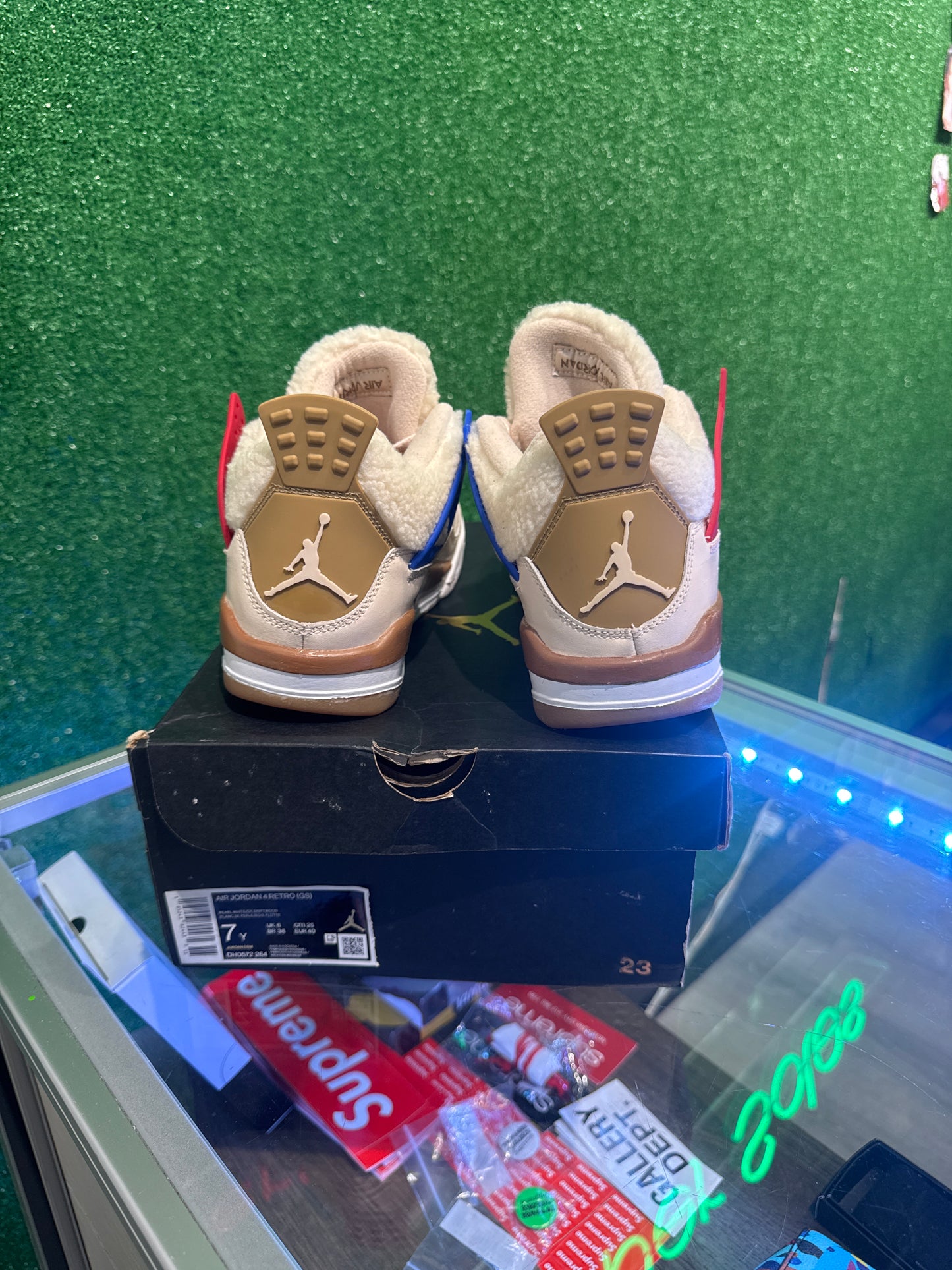 Air Jordan 4 where the wild things are (GS) (USED)