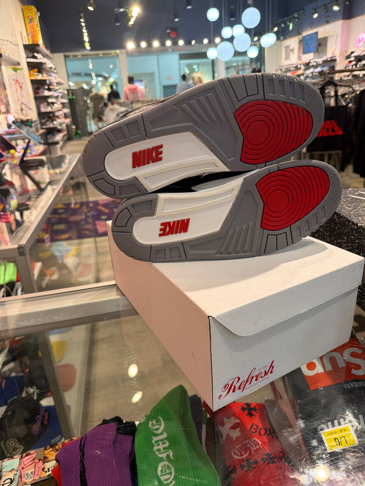 Air Jordan 3 black cement. (USED)