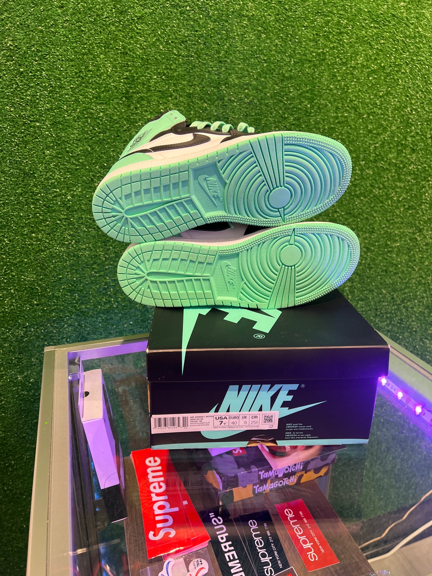 Air Jordan 1 green glow (GS) (USED)