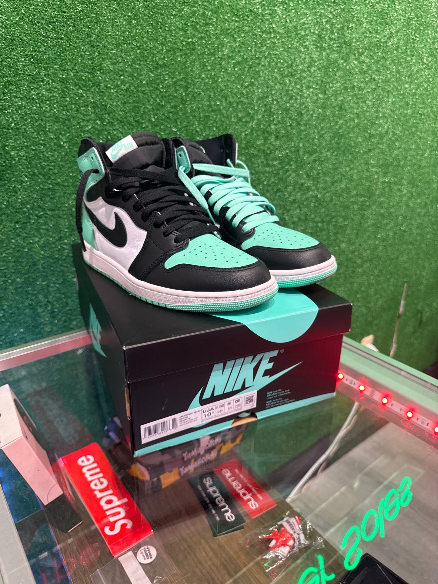 Air Jordan 1 green glow (USED)