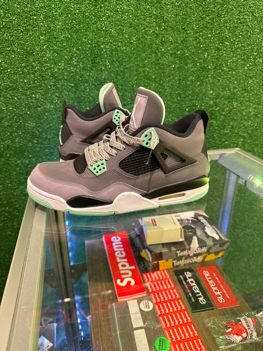 Air Jordan 4 green glow (USED)