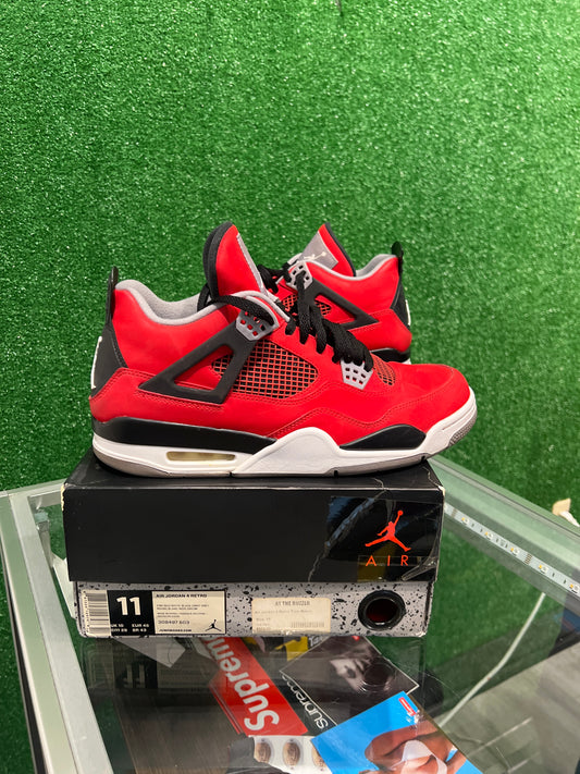Air Jordan 4 Toro Bravo  (USED)