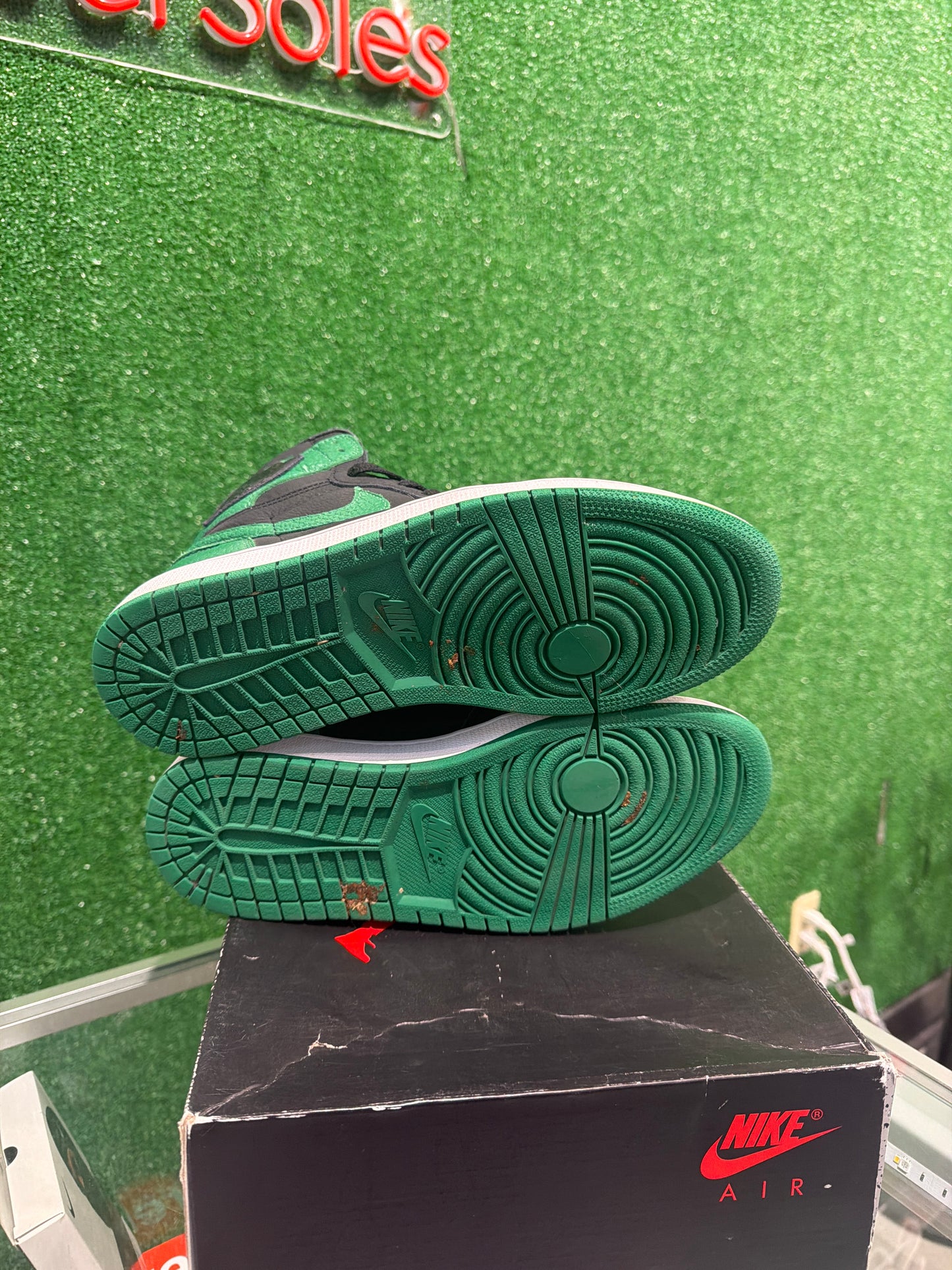 Air Jordan 1 Pine Green (USED)