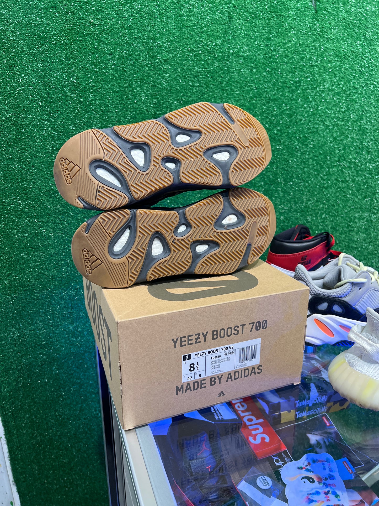 Yeezy 700 V2 Geode (USED)