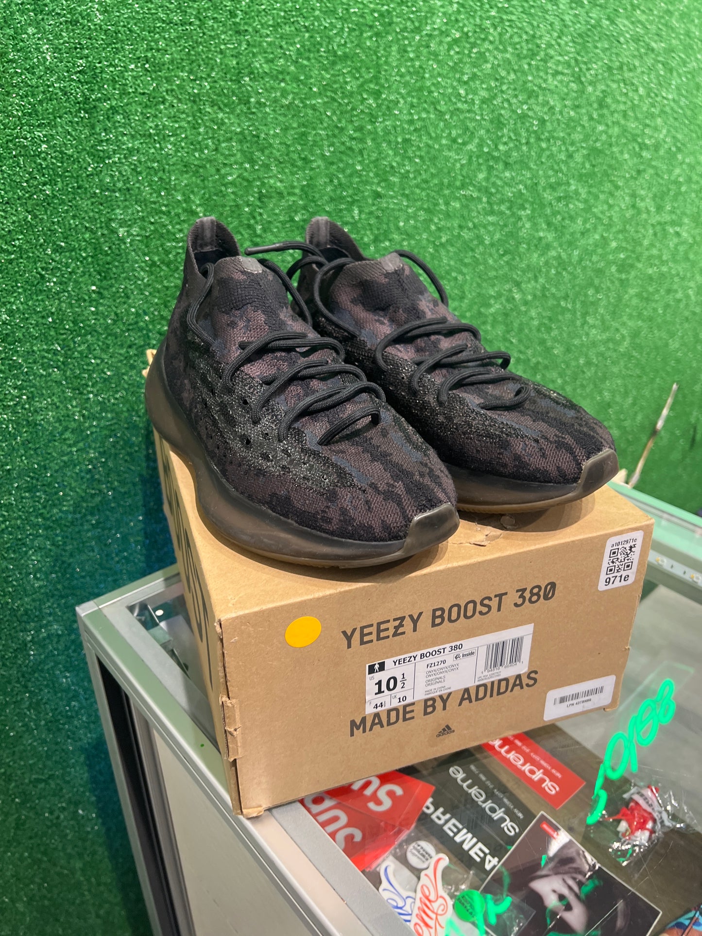 Yeezy 380 Onyx (USED)