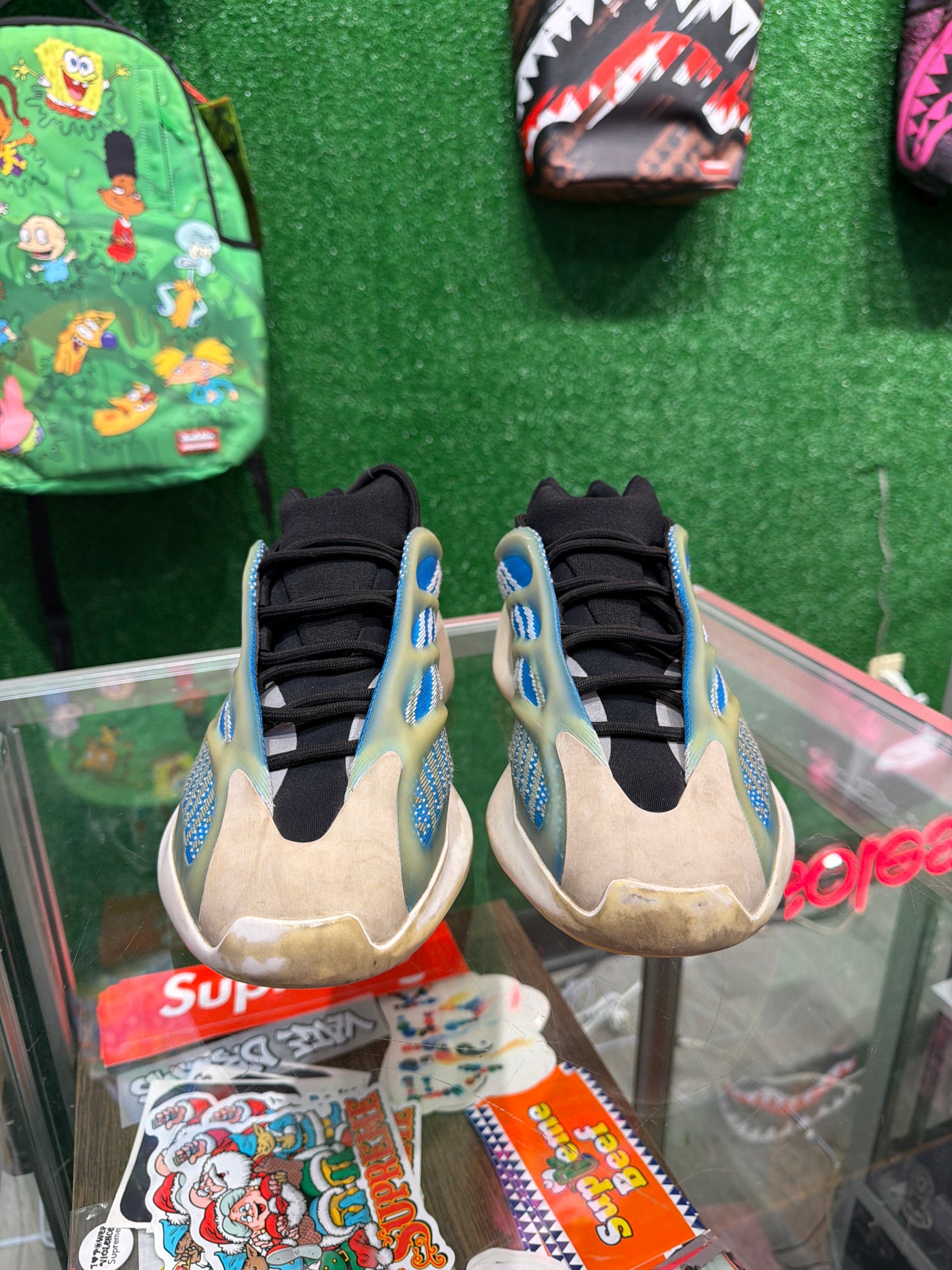 Yeezy 700 V3 Azareth (USED)