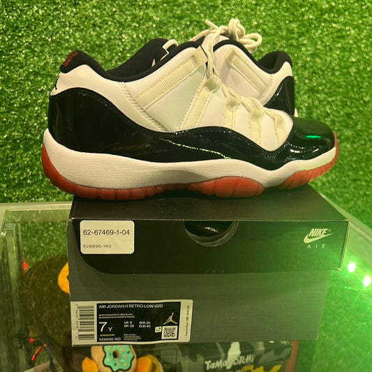 Air Jordan 11 Low Concord Bred (used)