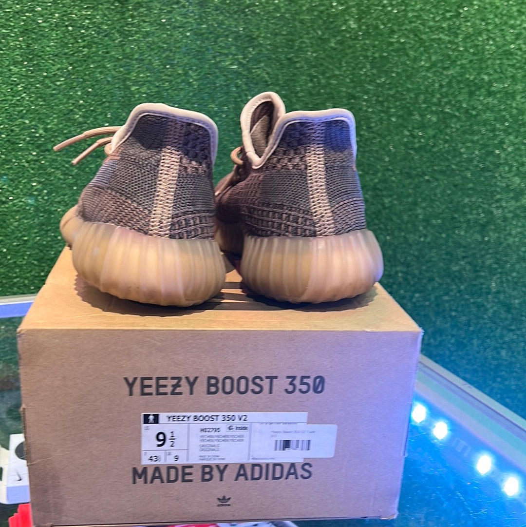 Yeezy 350 V2 Fade (USED)