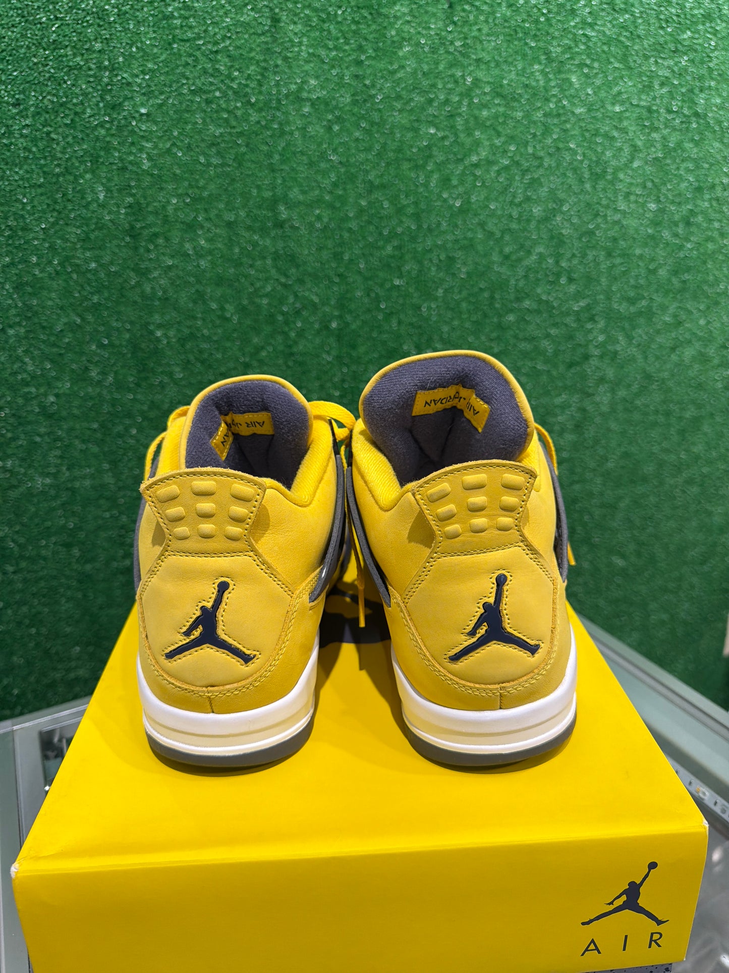 Air Jordan 4 Lightning (USED)