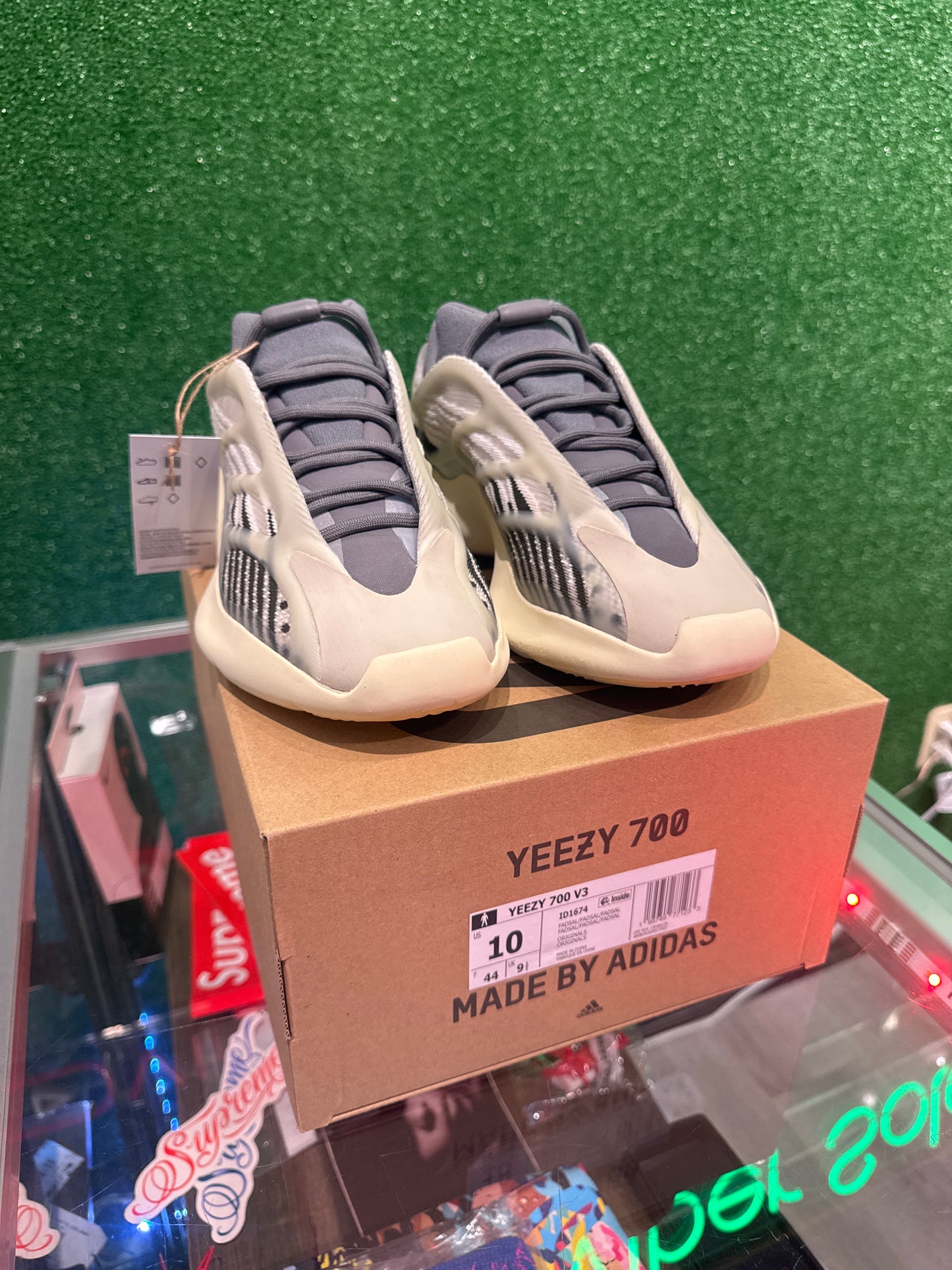 Yeezy 700 V3 Fade Salt (USED)