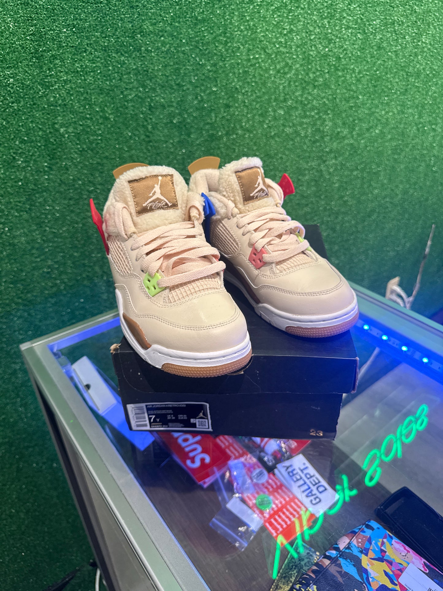 Air Jordan 4 where the wild things are (GS) (USED)