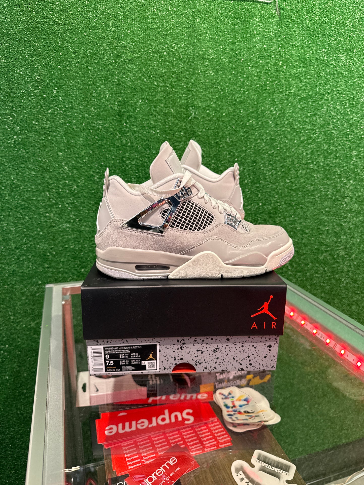 Air Jordan 4 Frozen Moments (USED)