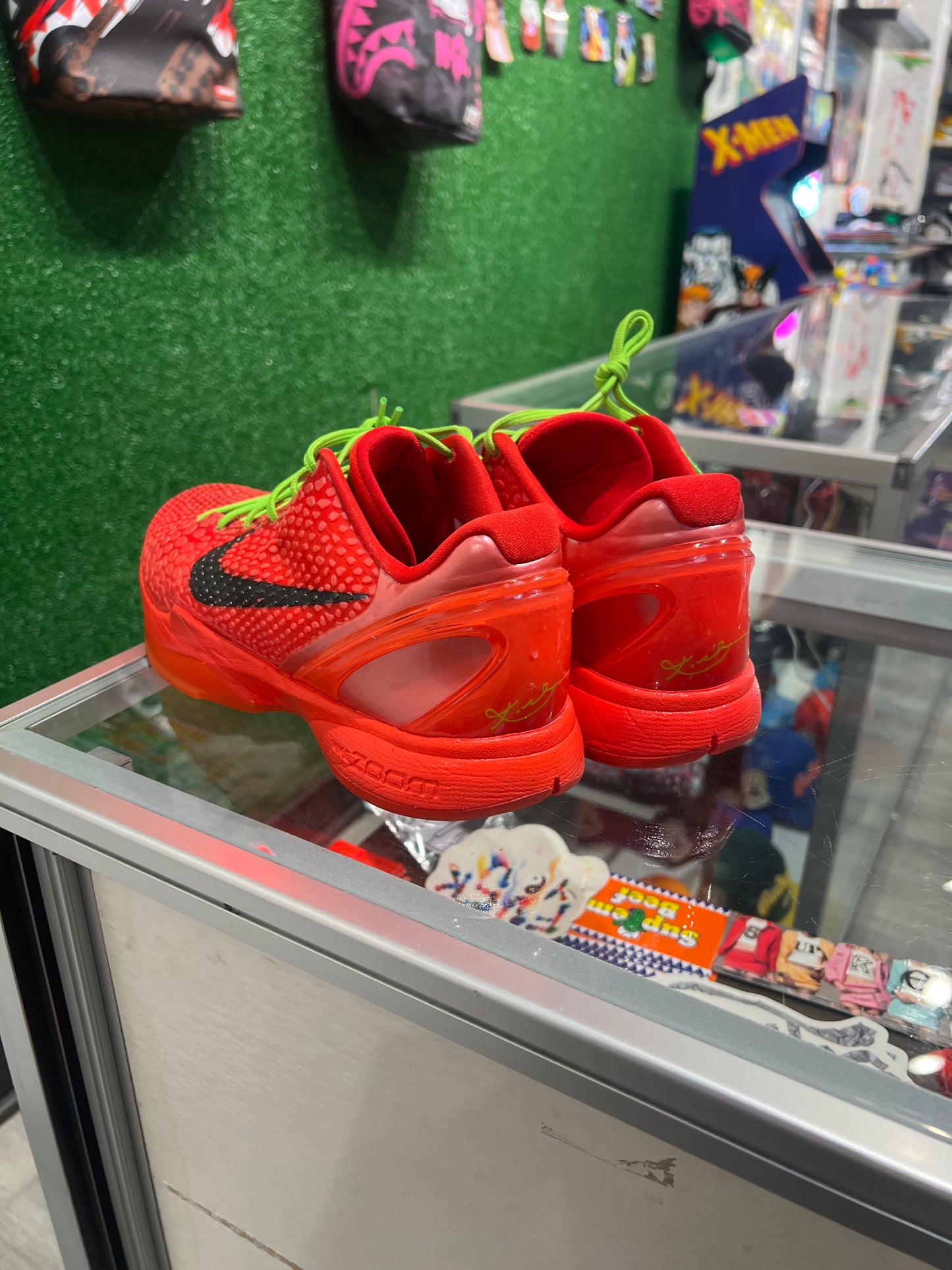 KOBE 6 PROTRO "Reverse Grinch" (USED)