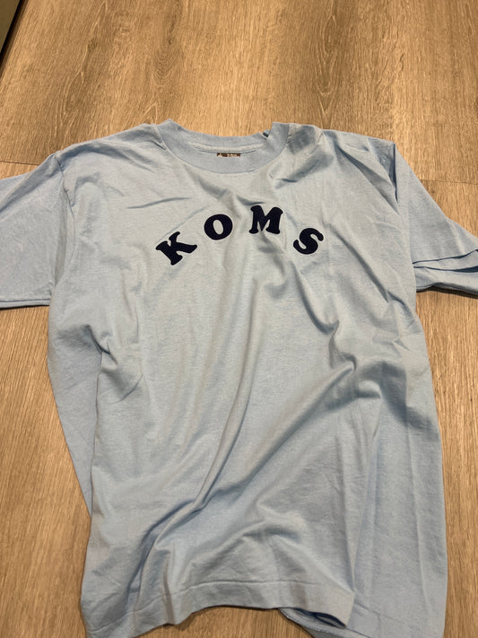 Koms tee