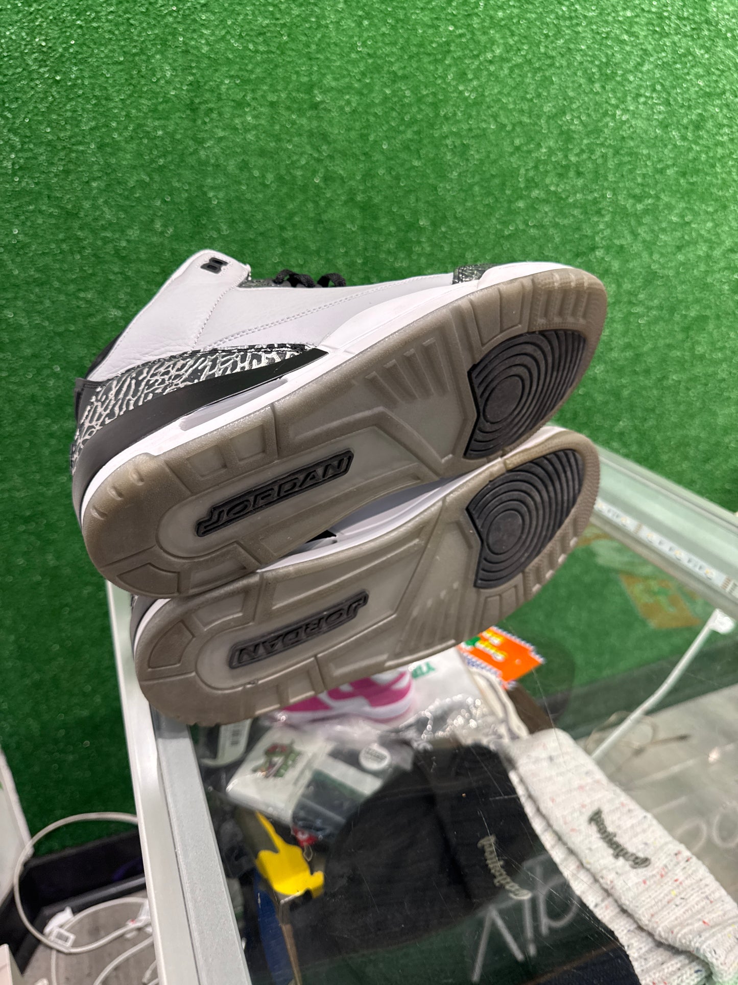 Air Jordan 3 wolf grey (USED)