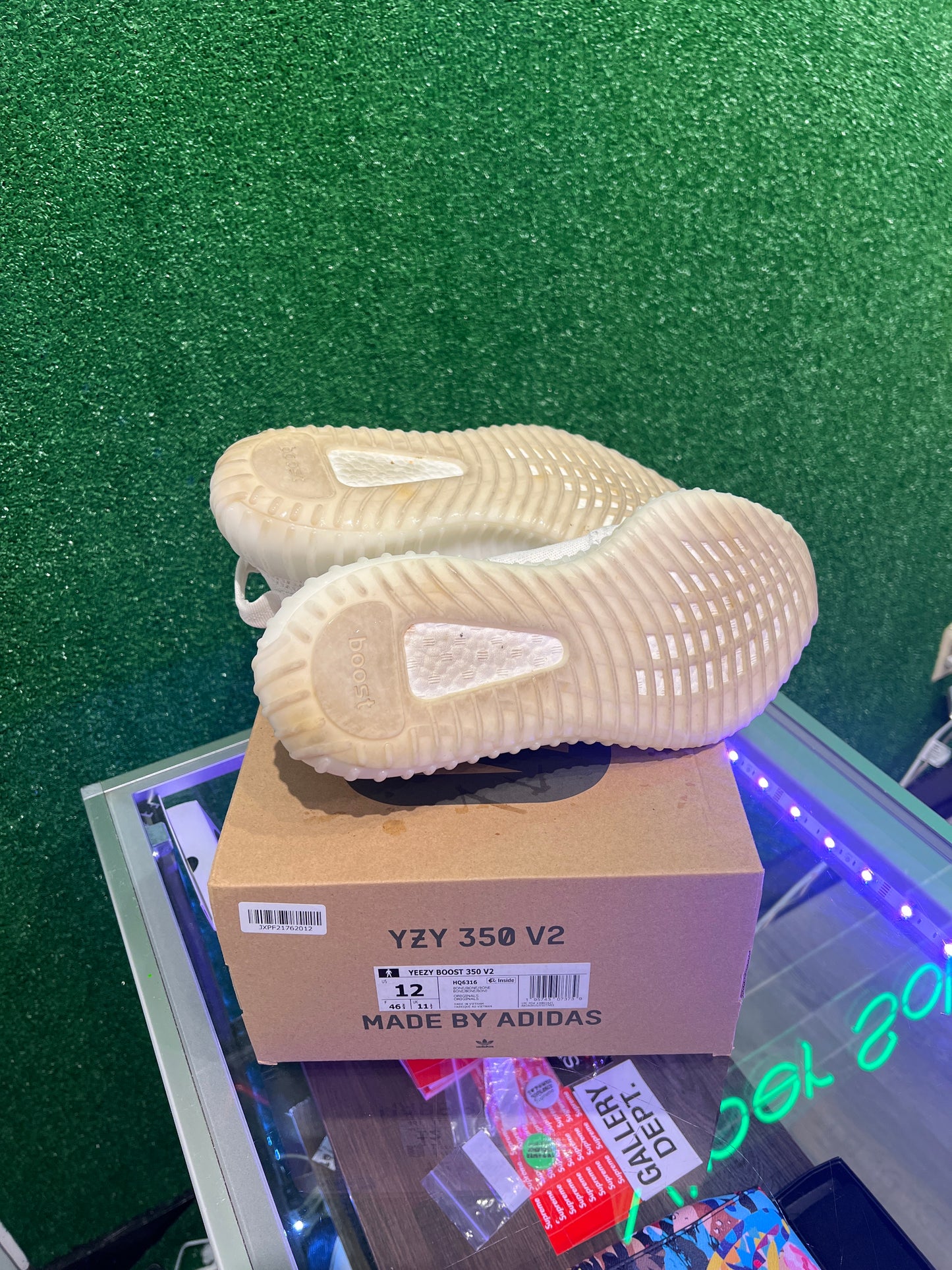 Yeezy Boost 350 V2 Bone (USED)