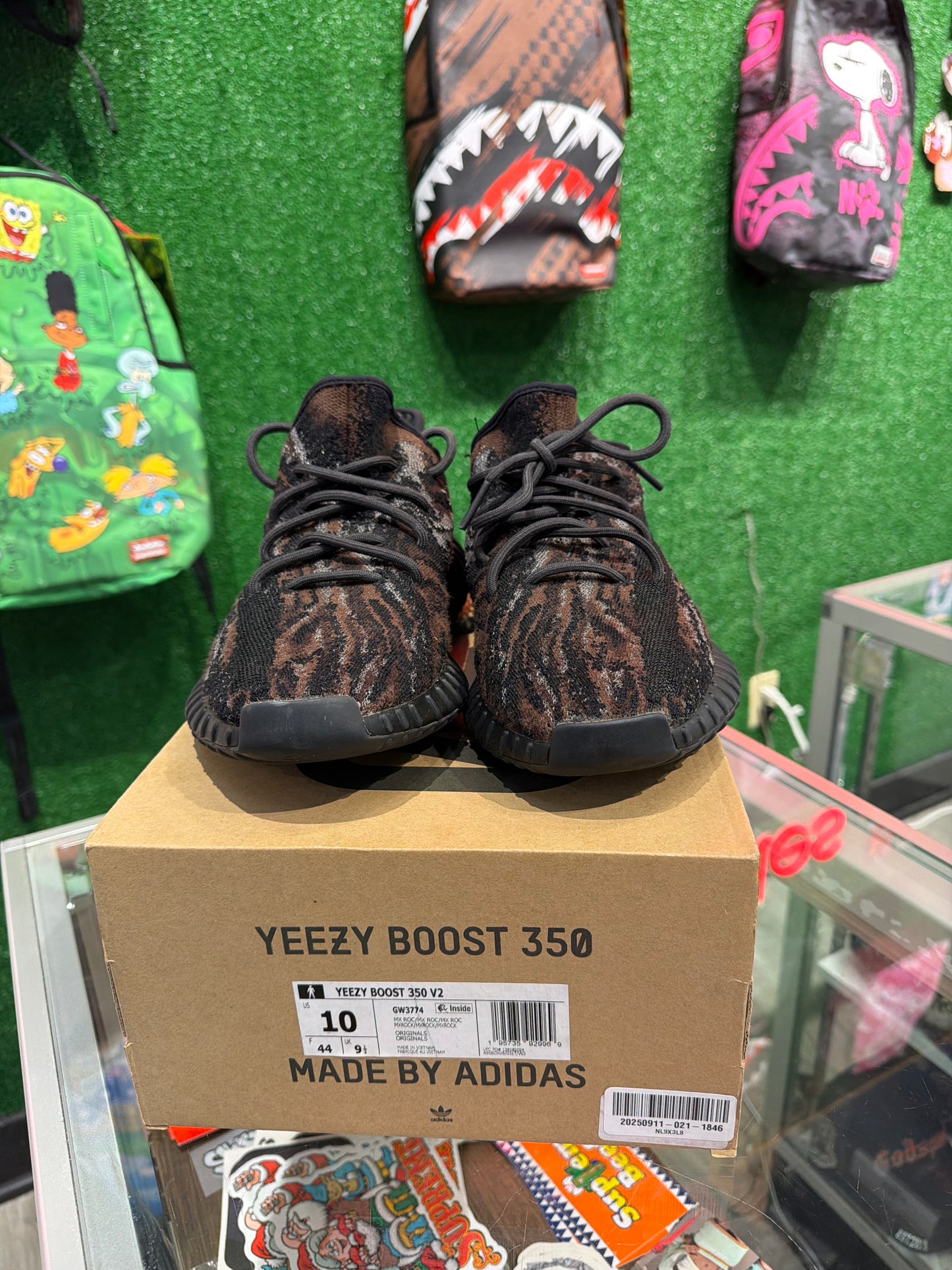 Yeezy Boost 350 v2  MX Rock (USED)