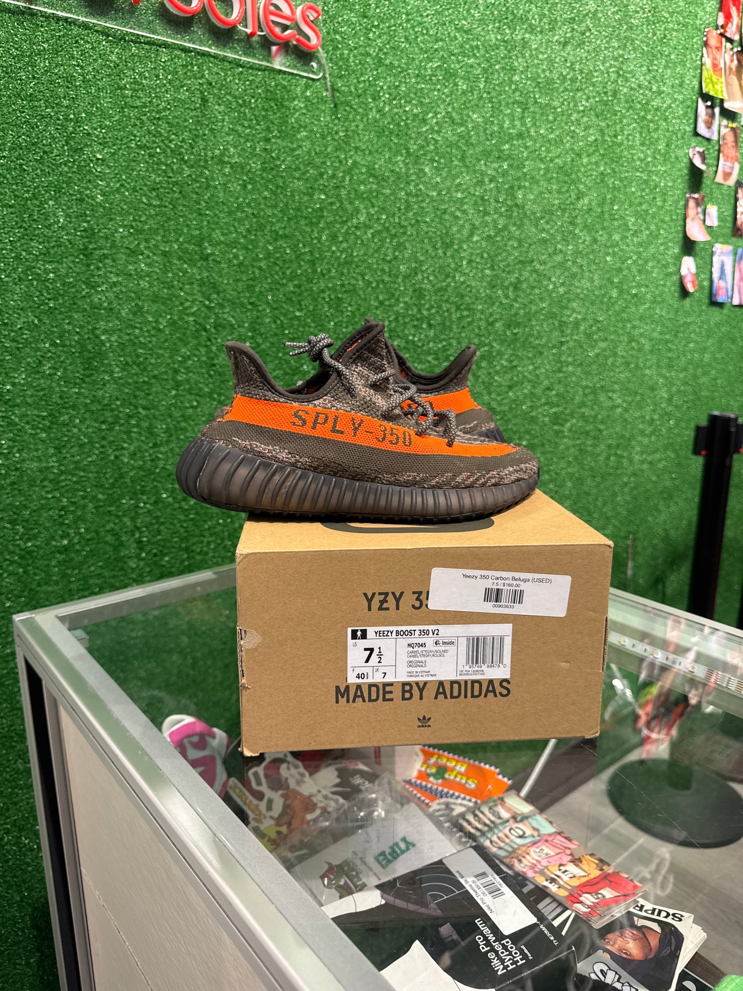 Yeezy 350 Carbon Beluga (USED)