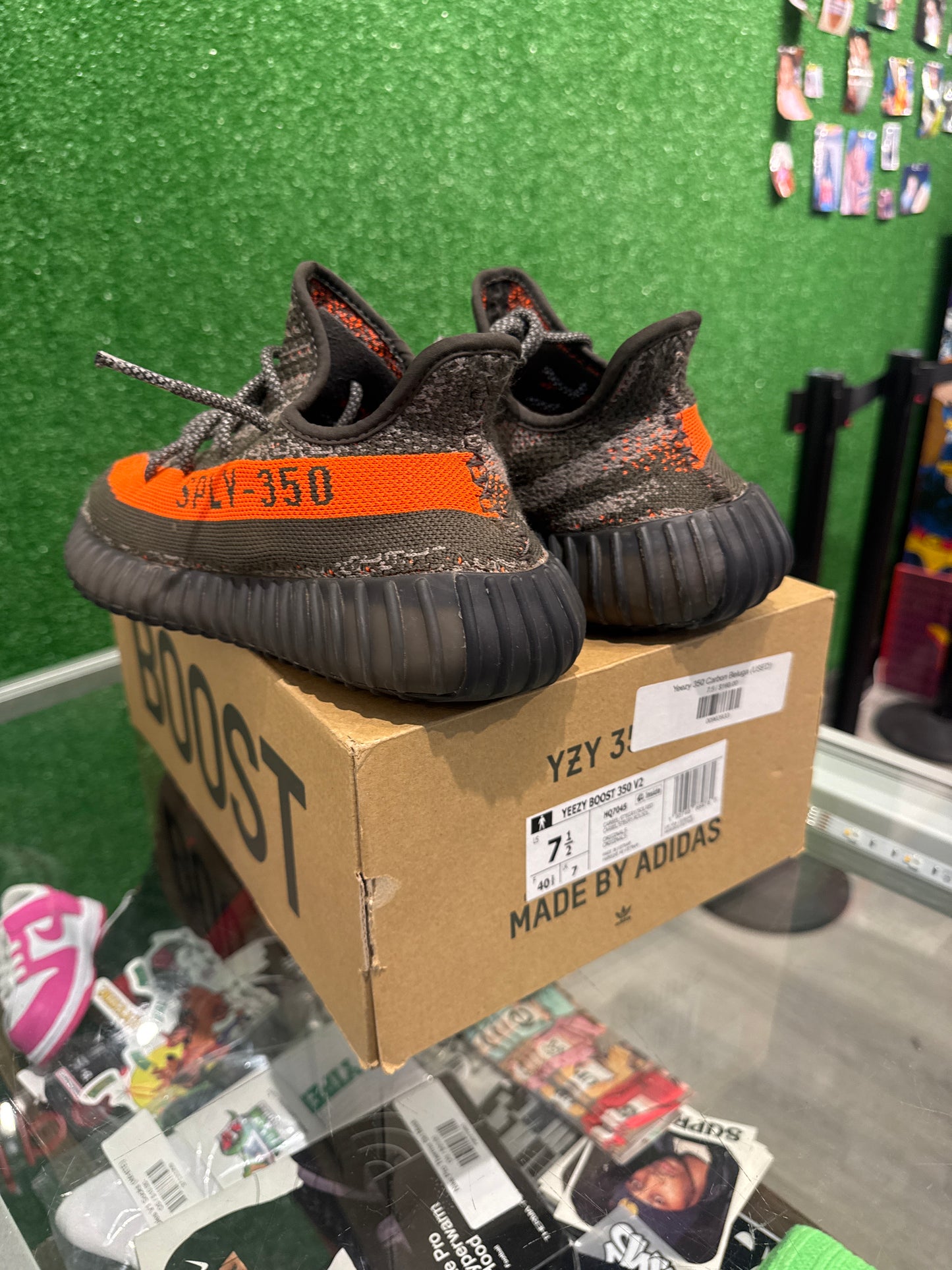 Yeezy 350 Carbon Beluga (USED)