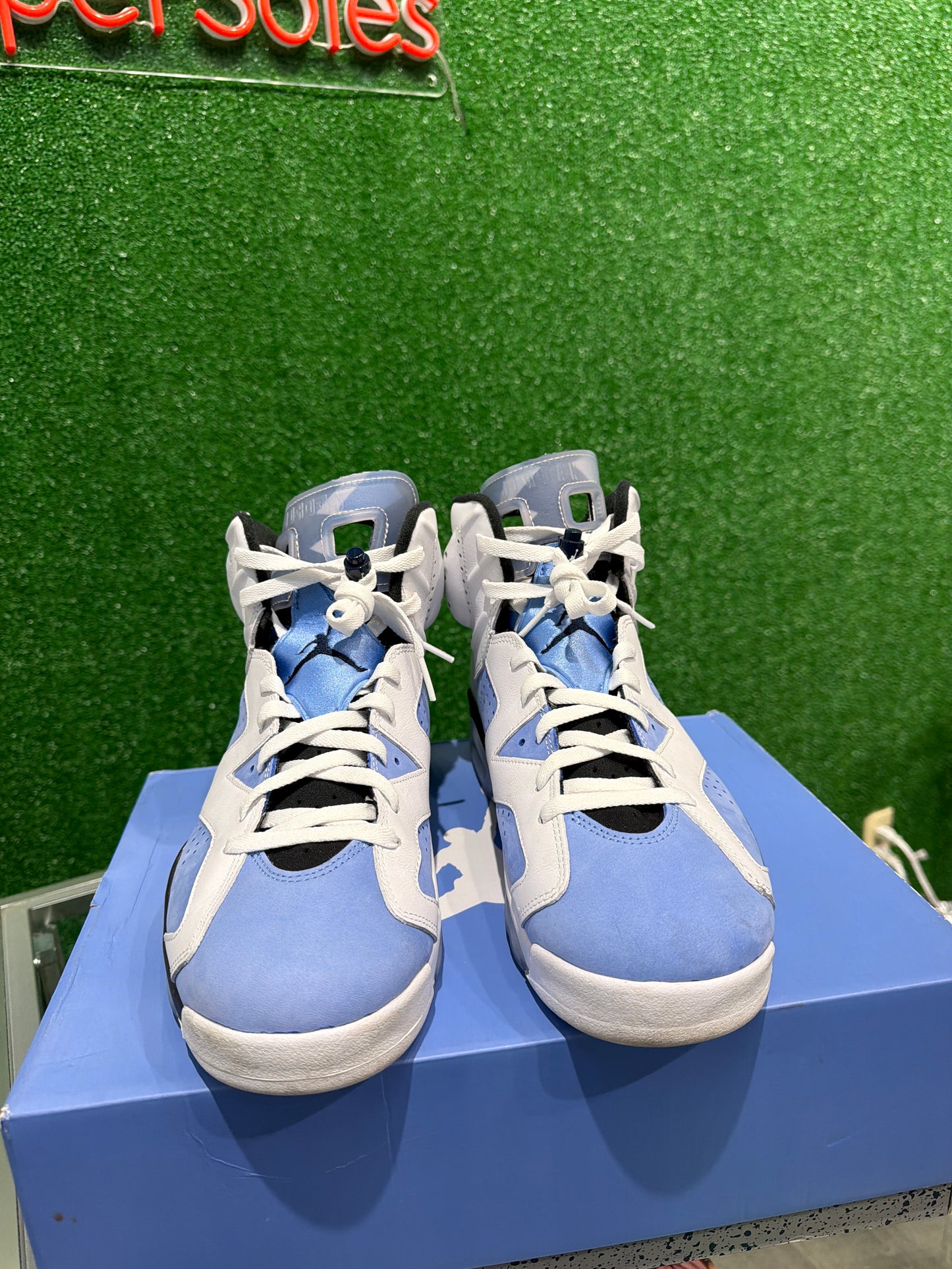Air Jordan 6 UNC (USED)