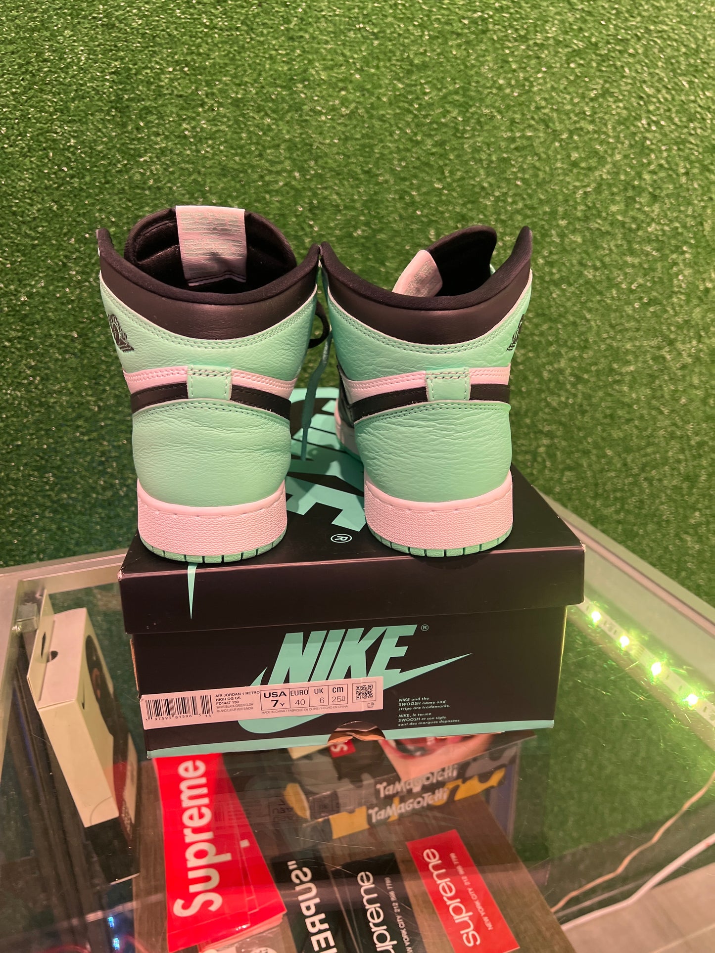 Air Jordan 1 green glow (GS) (USED)