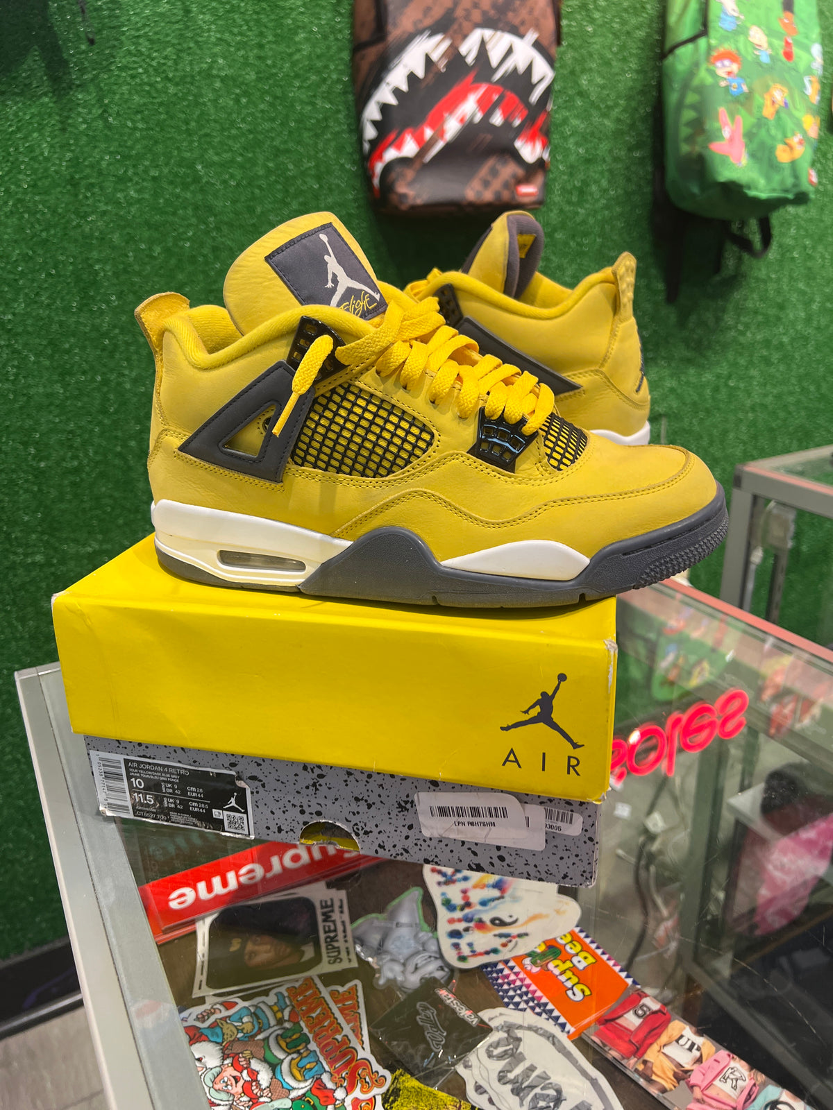 Air Jordan 4 Lightning (USED)