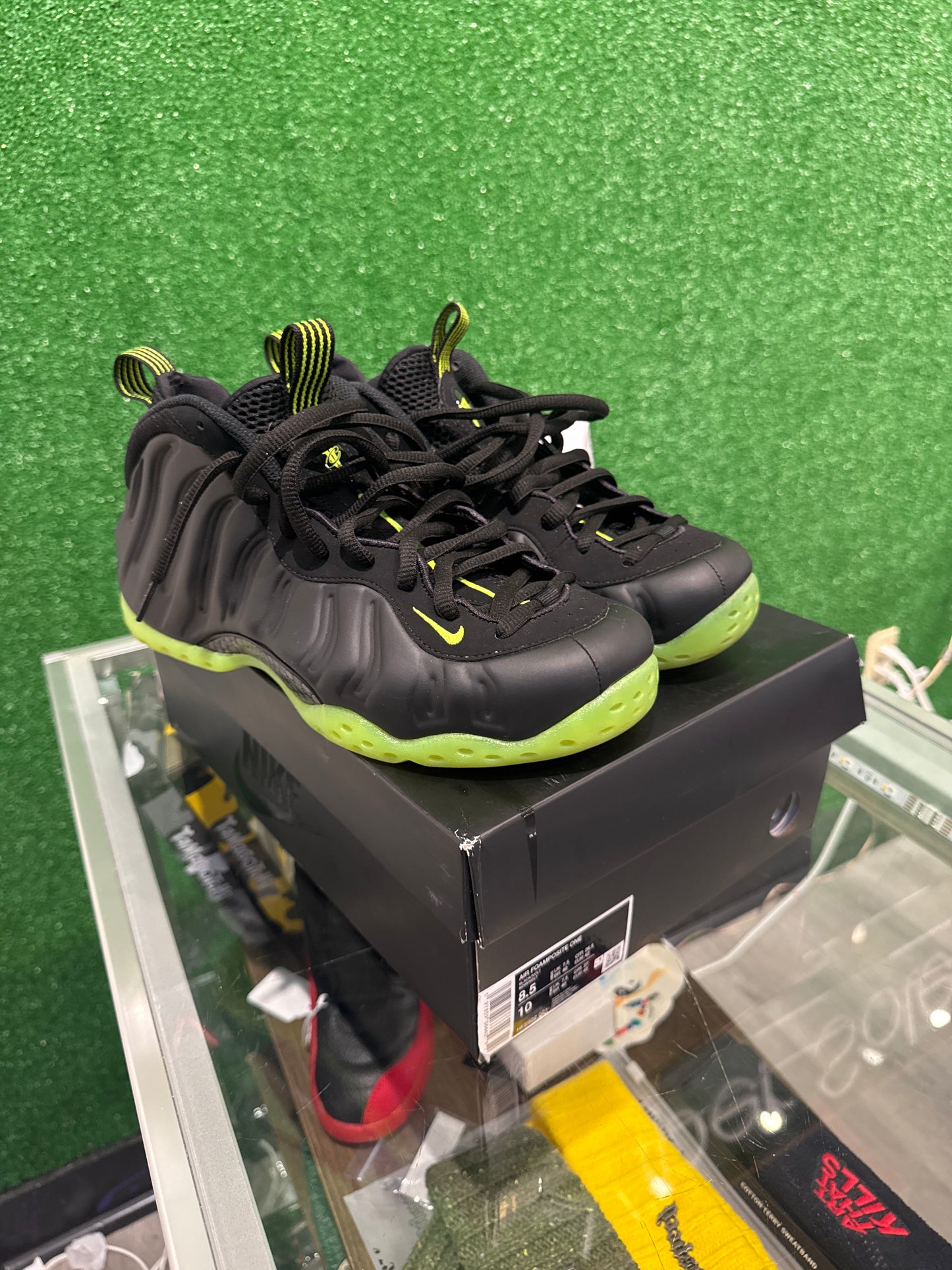 Nike Air Foamposite One Black Volt (USED)