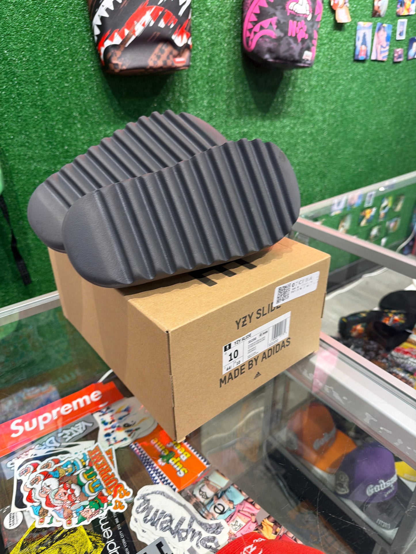 Yeezy Slide Slate Grey (USED)