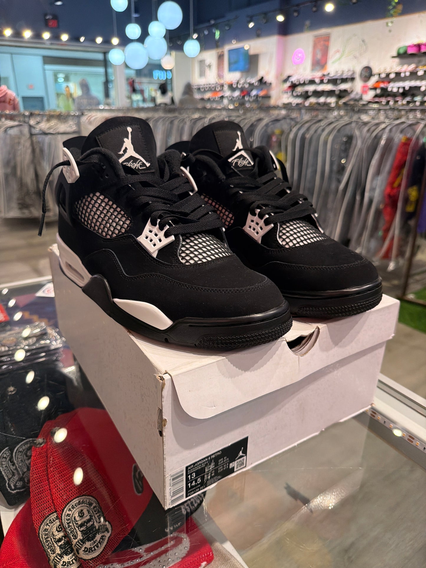 Air Jordan 4 White Thunder (USED)