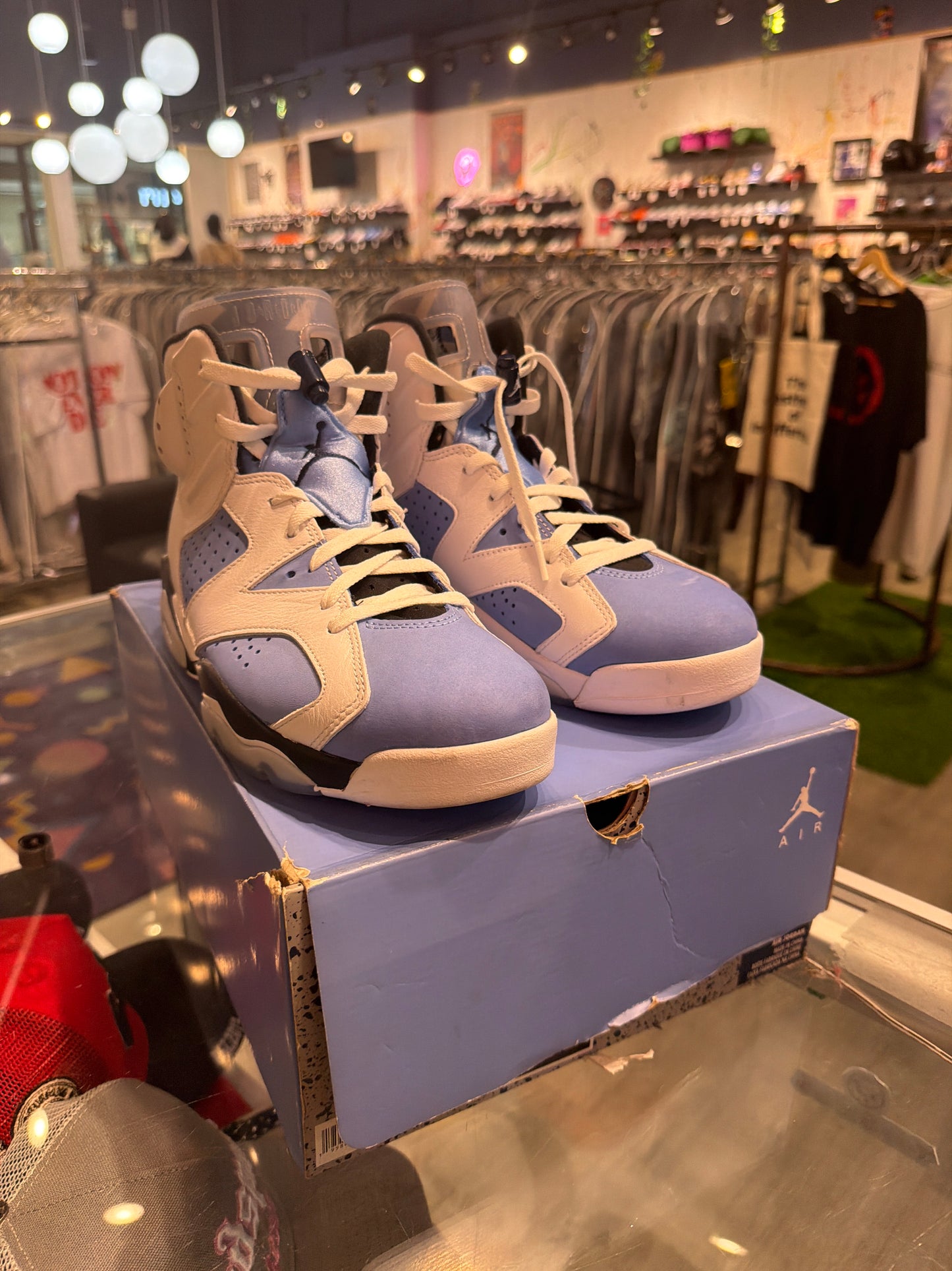 Air Jordan 6 UNC (USED)