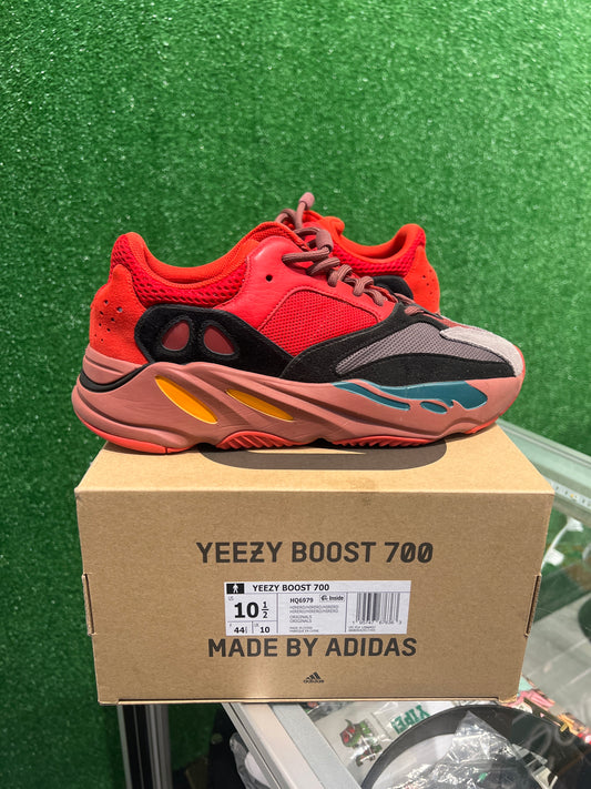 Adidas Yeezy 700 high res red (USED)