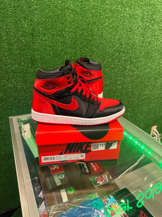 Air Jordan 1 satin bred (USED)