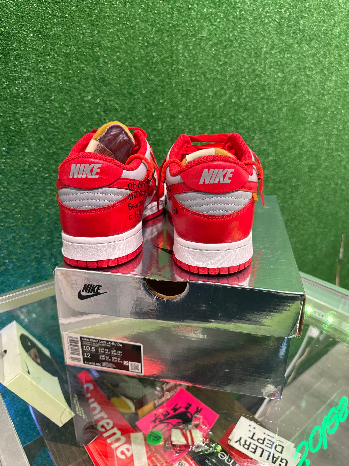 Nike dunk low off white university red