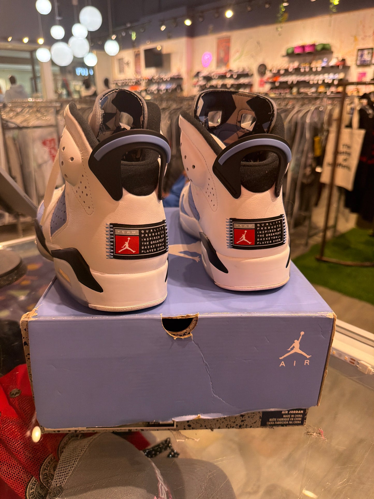 Air Jordan 6 UNC (USED)
