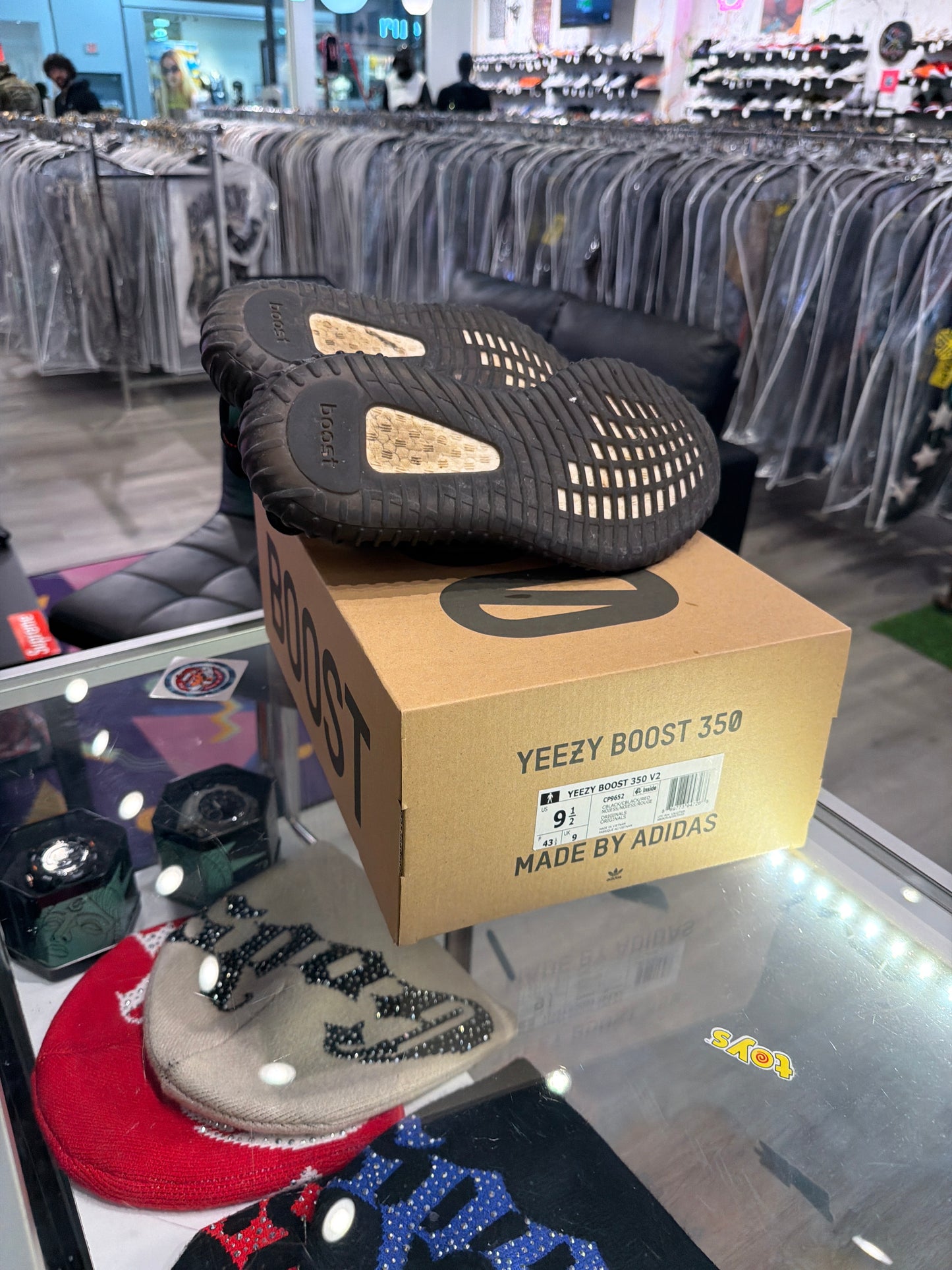 Yeezy Boost 350 Bred (USED)