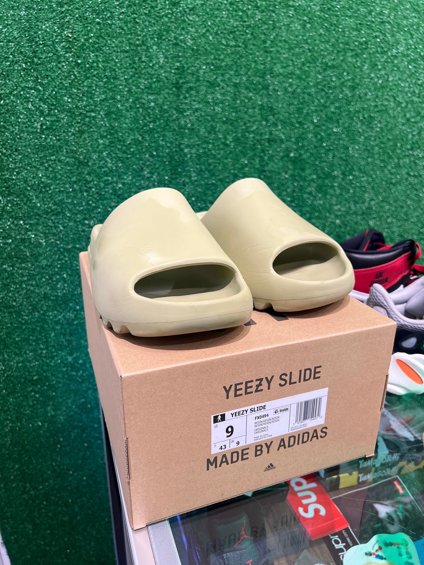 Yeezy Slide Resin (USED)