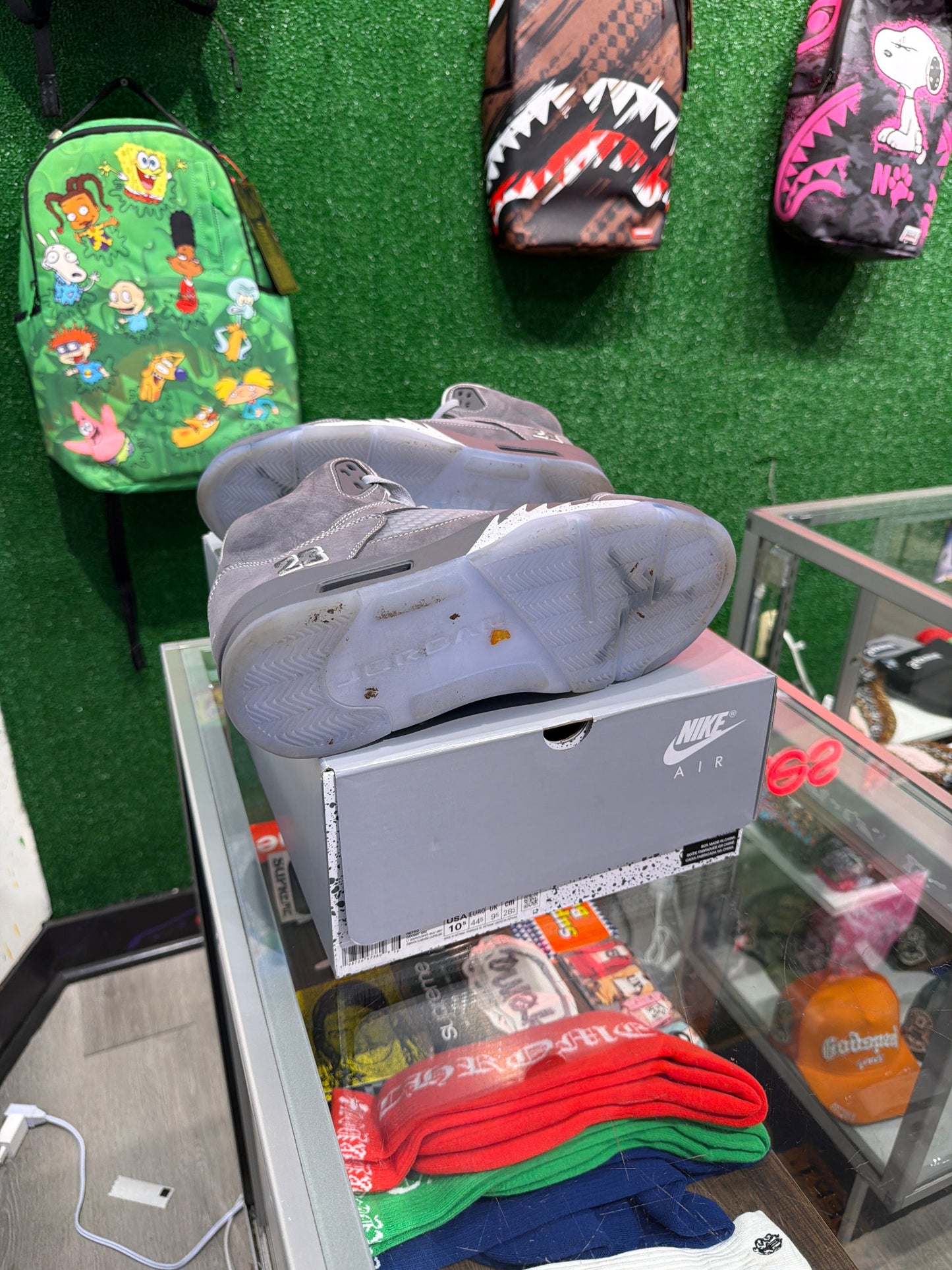 Air Jordan 5 wolf grey (USED)