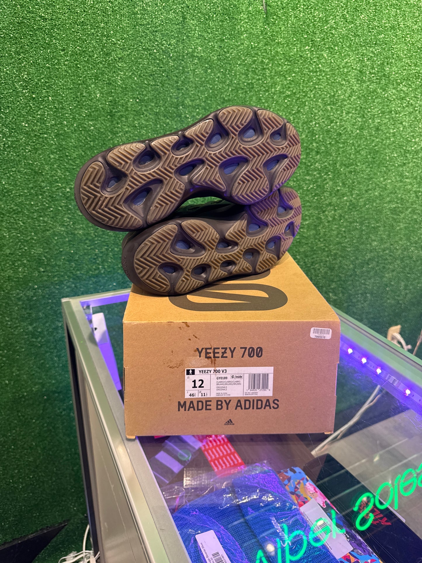 Yeezy 700 V3 Clay Brown (USED)