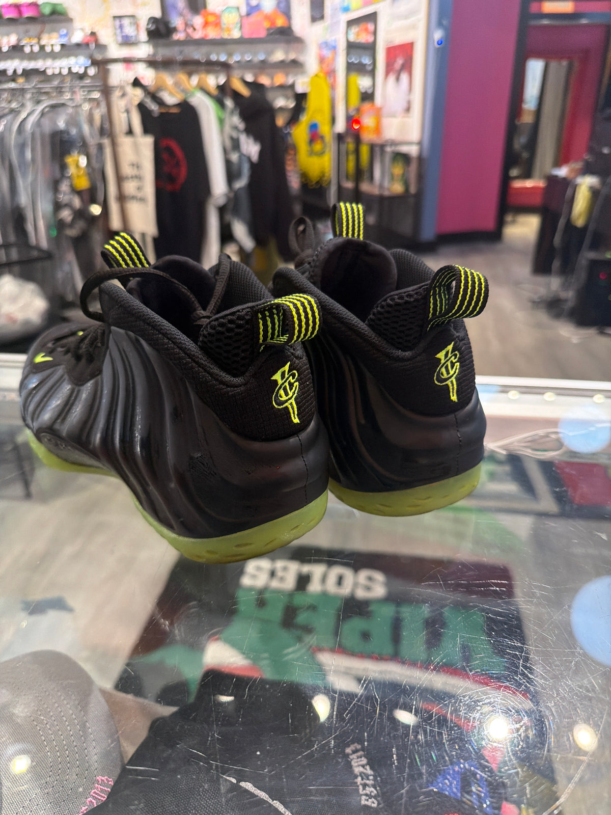 Nike Air Foamposite One Black Volt (USED)